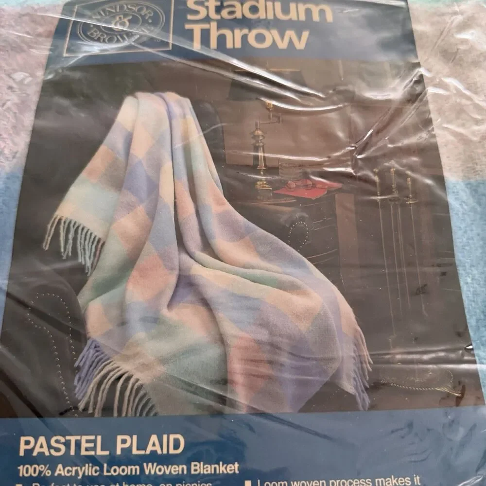 Windsor & Browne Pastel Plaid Acrylic Stadium Throw Baby Blanket USA Chatham